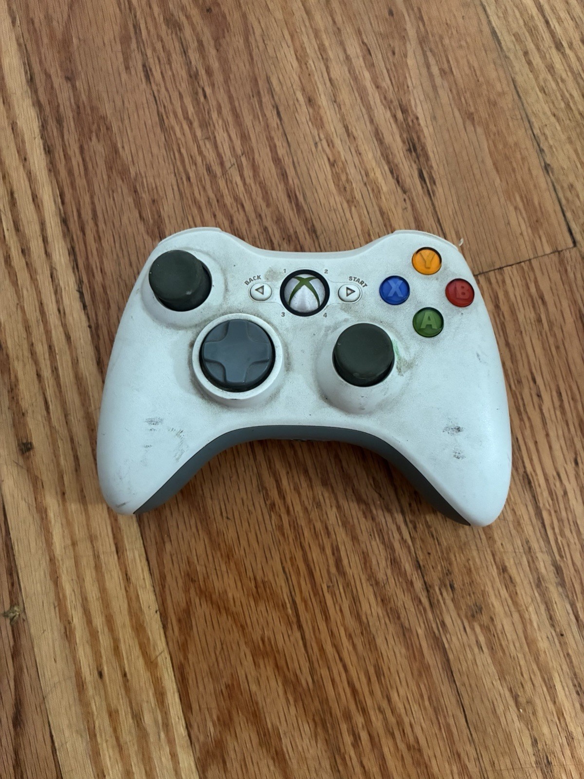 Microsoft Xbox 360 Elite 250GB + 2 Controllers + OEM Cables + 2 Game Bundle