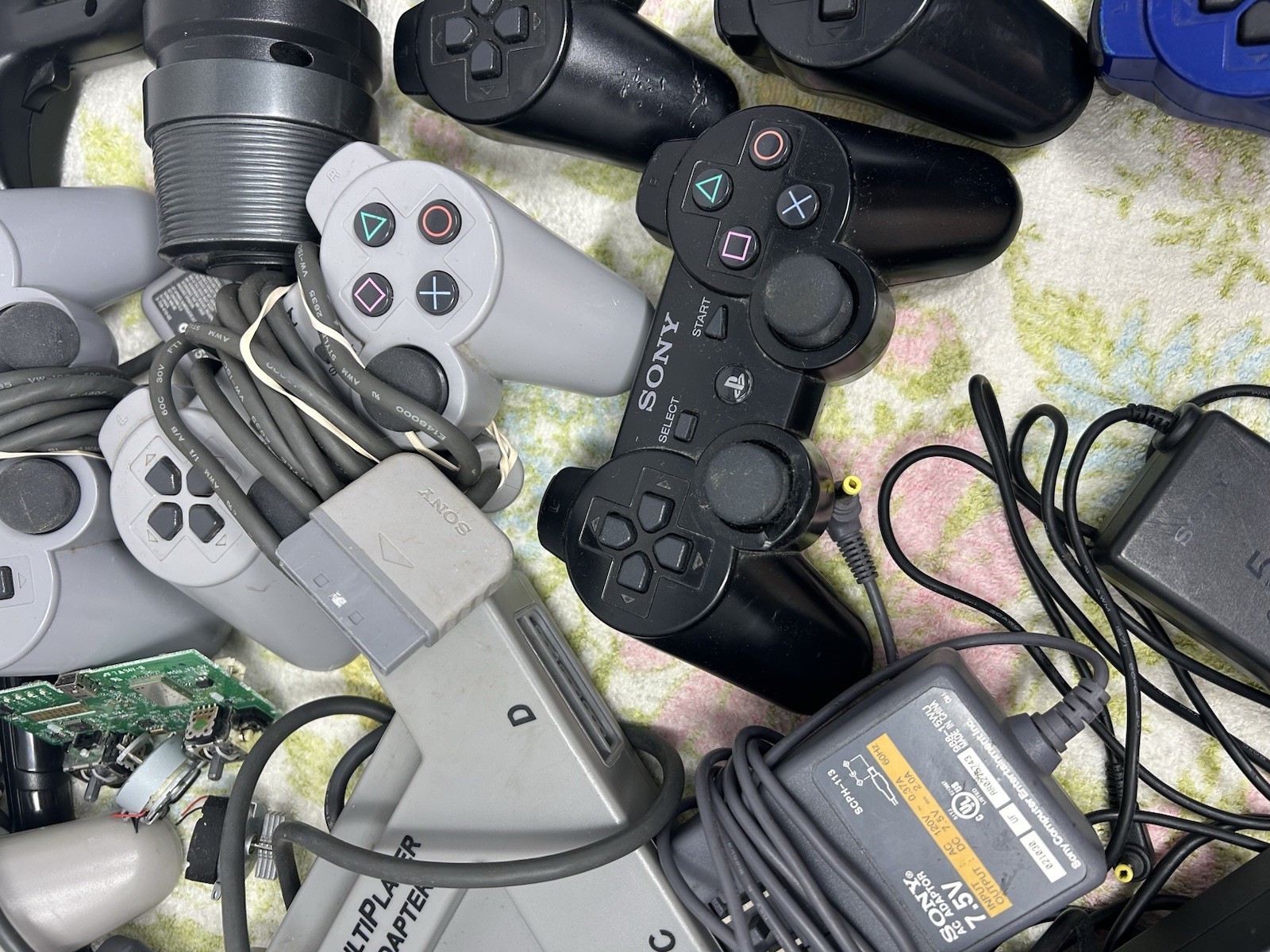 Lot Bundle PS,ps2 Cords,Controllers PS2 OEM A/V Cable Power Supply OEM 3rd Party