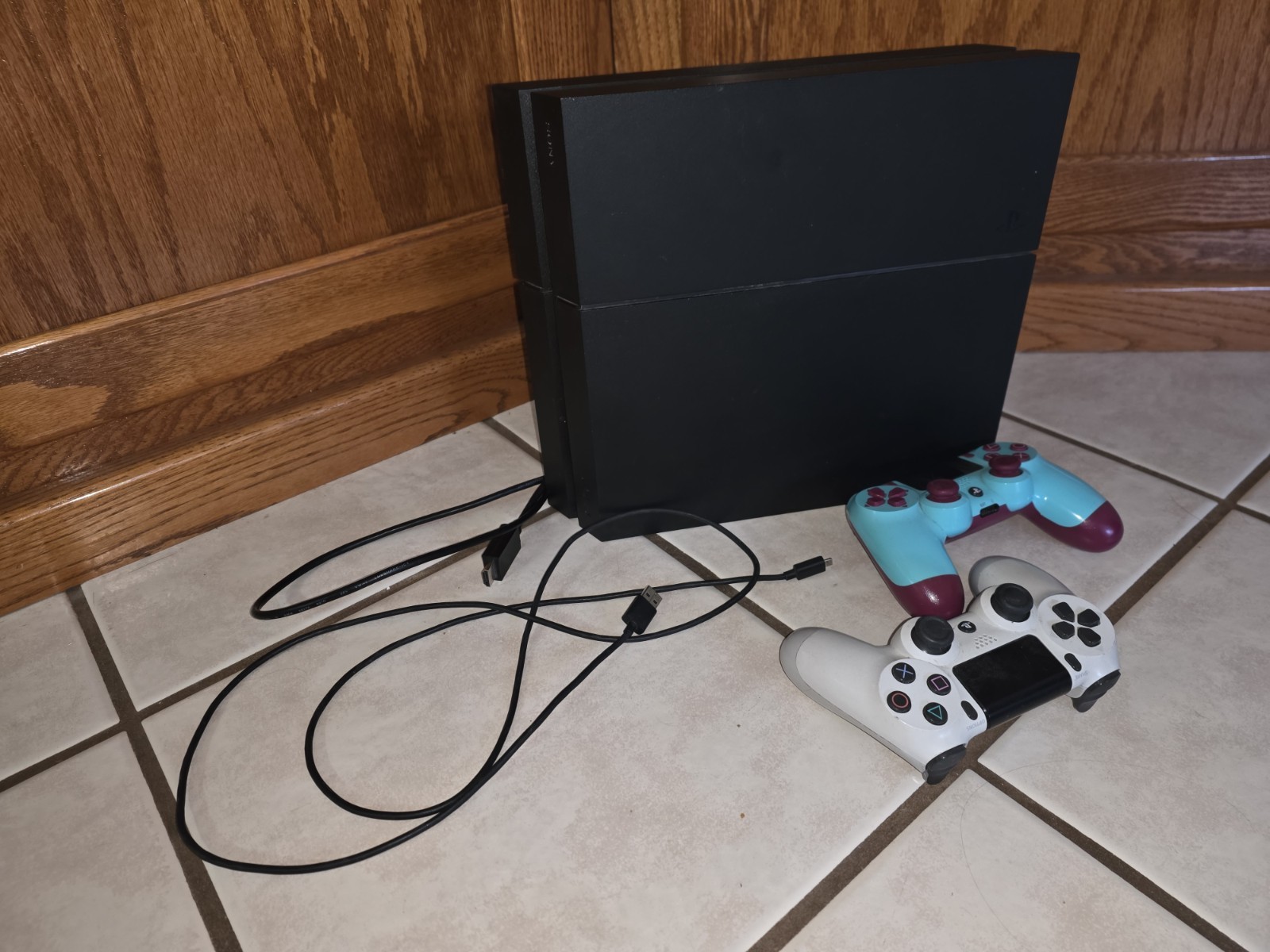 Sony PlayStation 4 Black Console Wi-Fi HDMI USB Two Controllers
