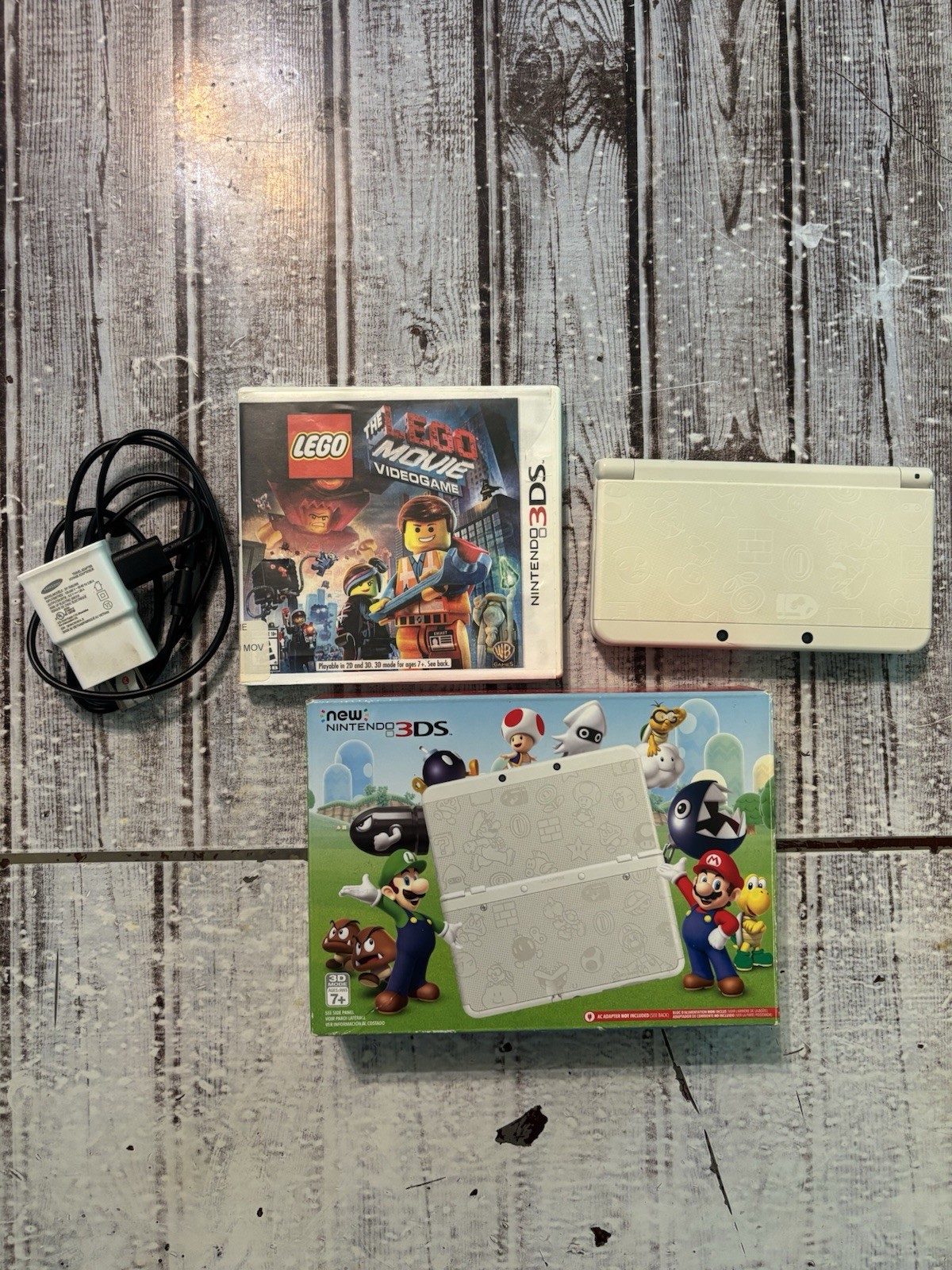 Nintendo New Nintendo 3DS Super Mario White Special Edition w/ Box Bundle NICE