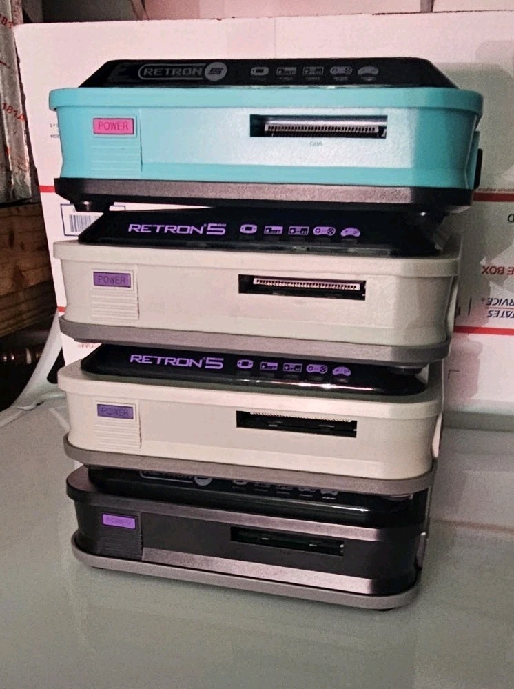 Hyperkin Retron 5 Console & Retron 5 Controller For PARTS or REPAIR Lot#4