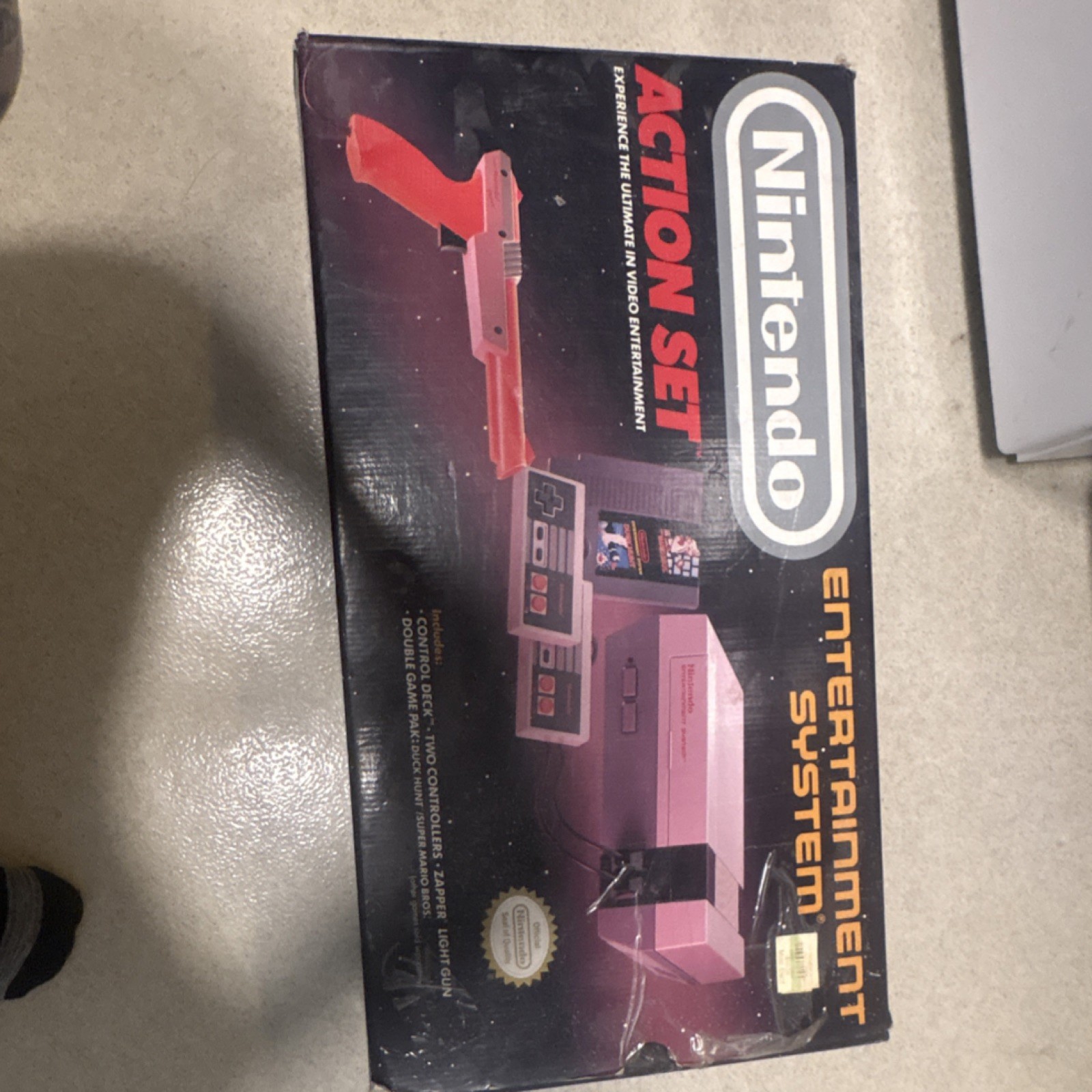 Nintendo NES Action Set Light Gun Compatible Home Console Gray Black Red