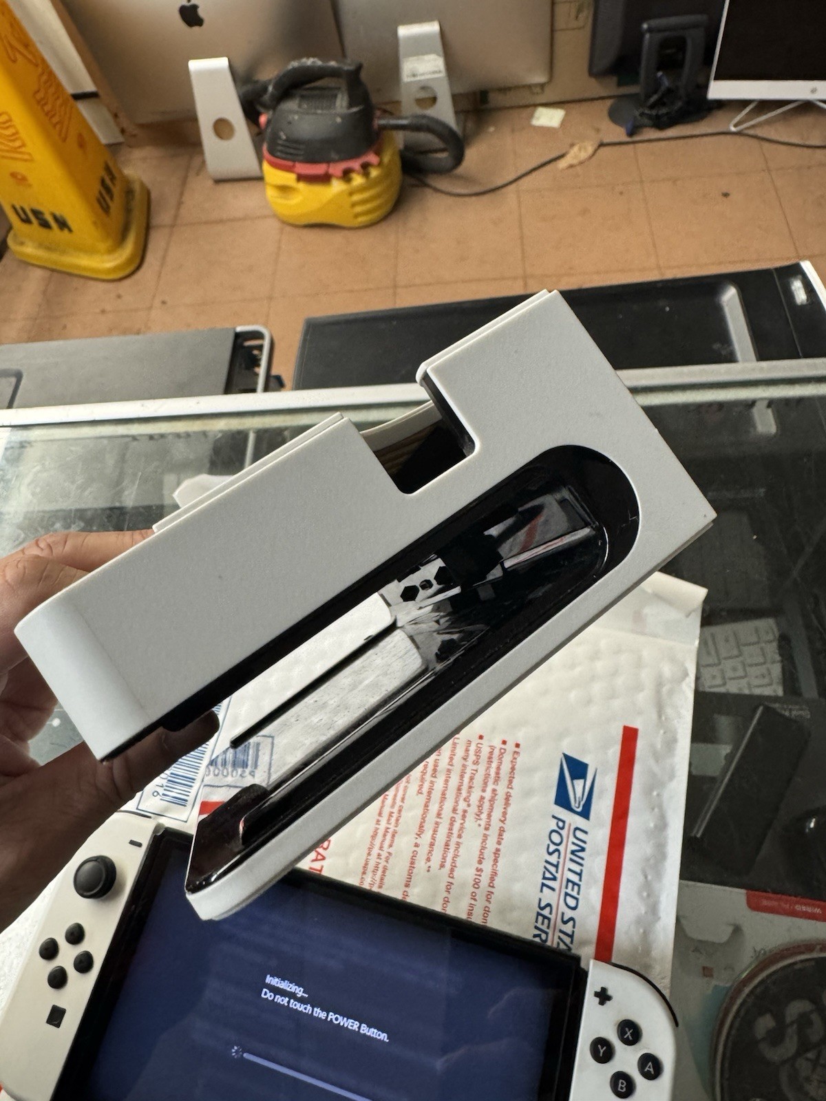 Nintendo Switch OLED HEG-001 White Console CIB Dock Joy-Con No Charger