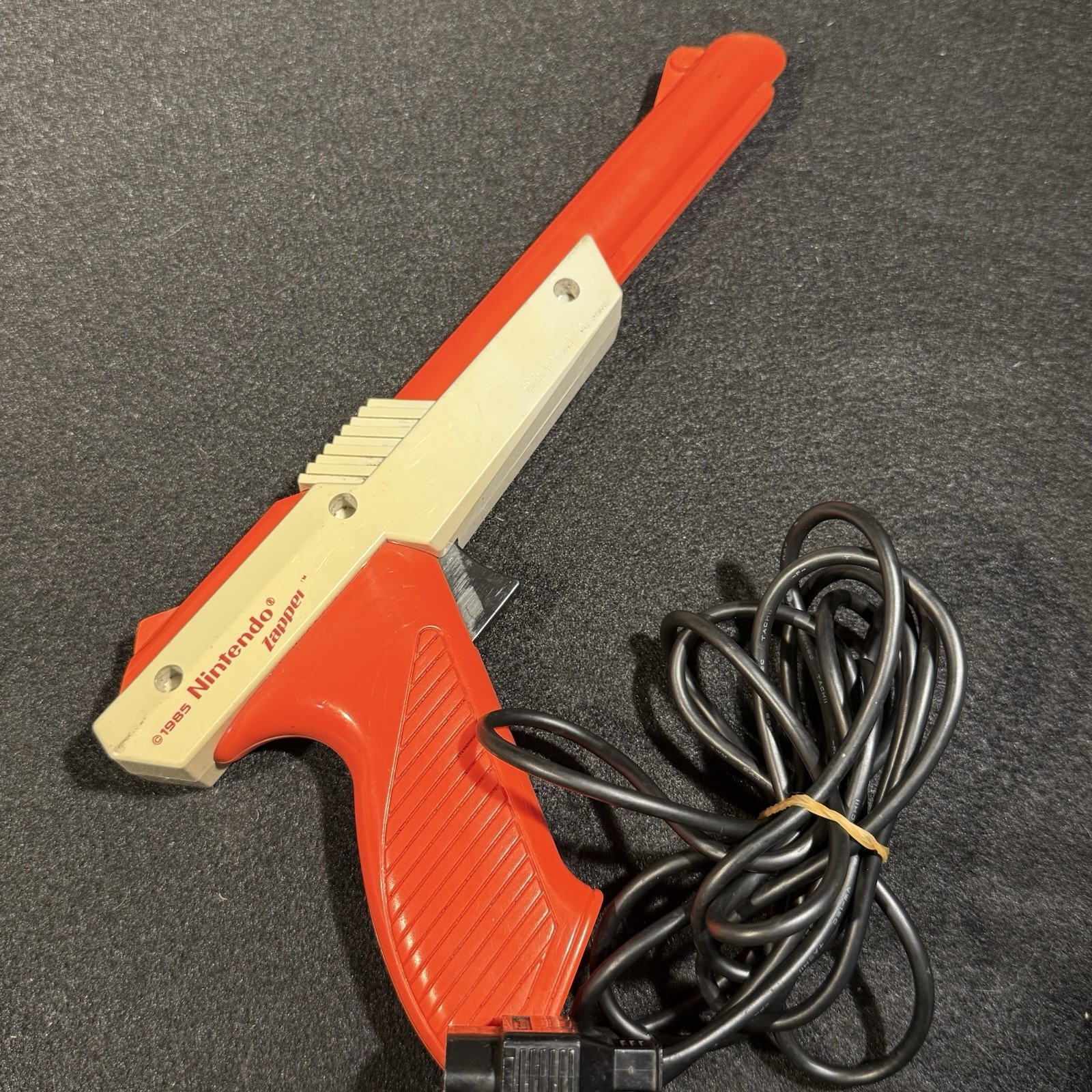 Original Nintendo NES Console Bundle W/ 2 controllers, zapper, 2 games, tested!