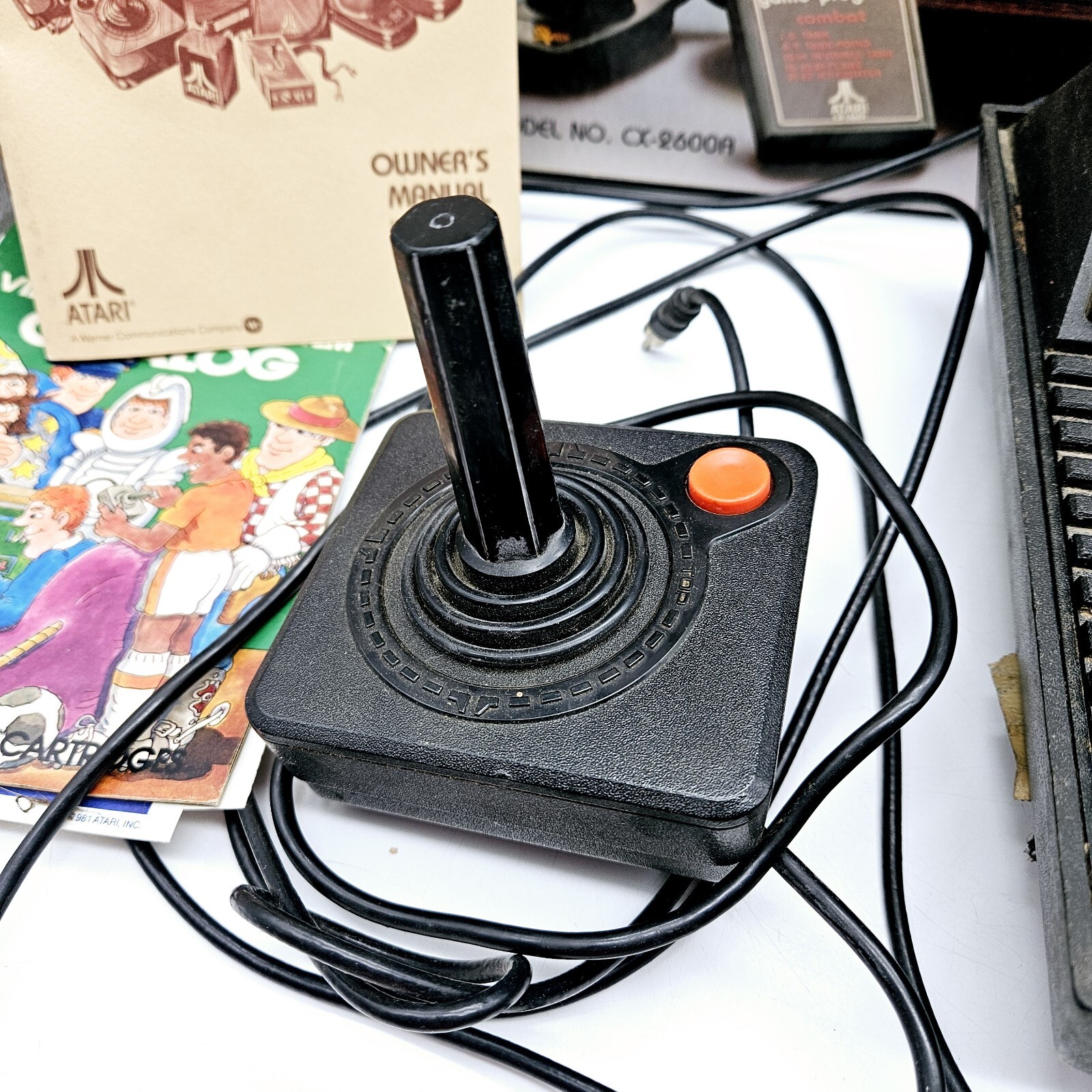 Atari 2600 CX2600A Video Game Console 1980 Paddle Instructions in Original Box