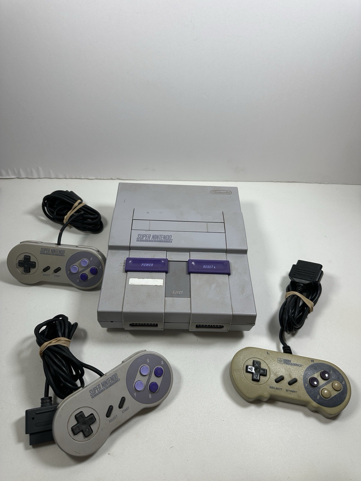 Nintendo SNES Super Nintendo Console SNS-001 Untested Console & Controllers Only