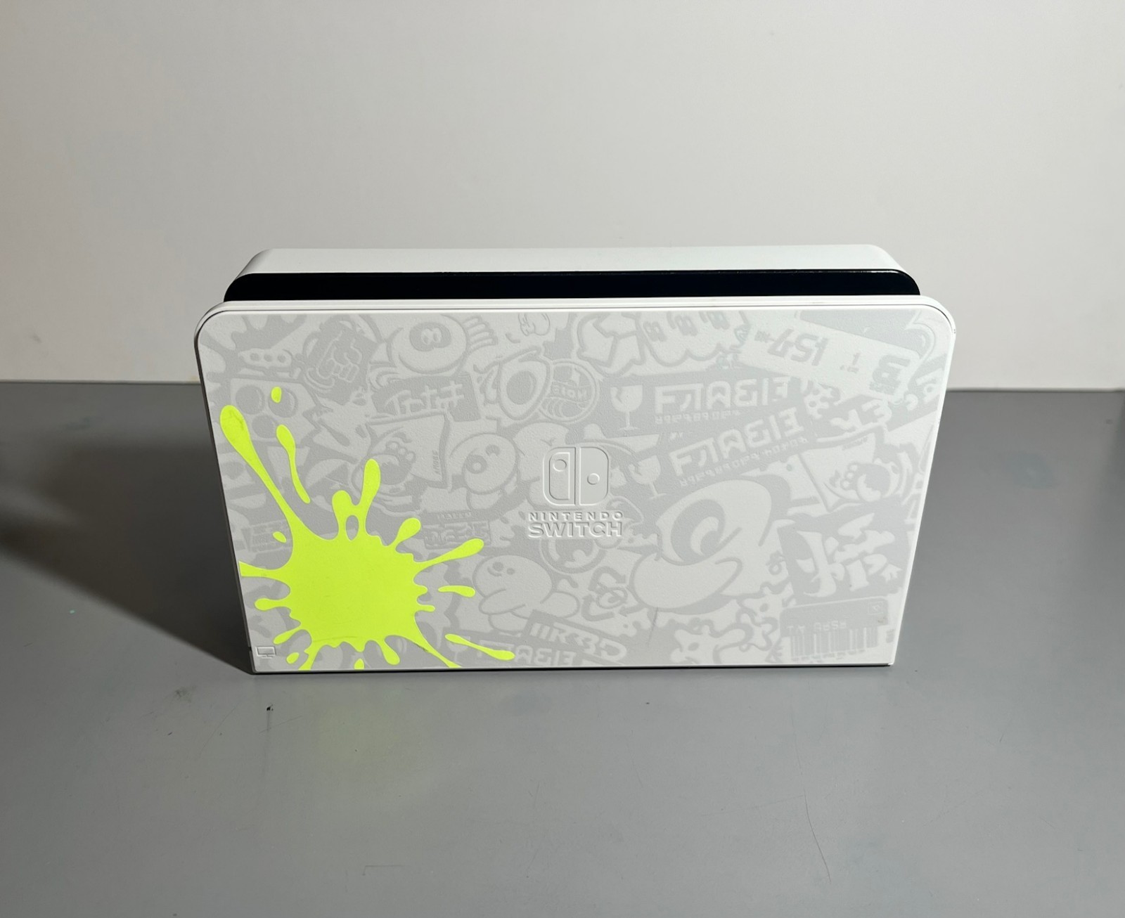 Nintendo Switch OLED Splatoon 3 Edition – Excellent Condition.