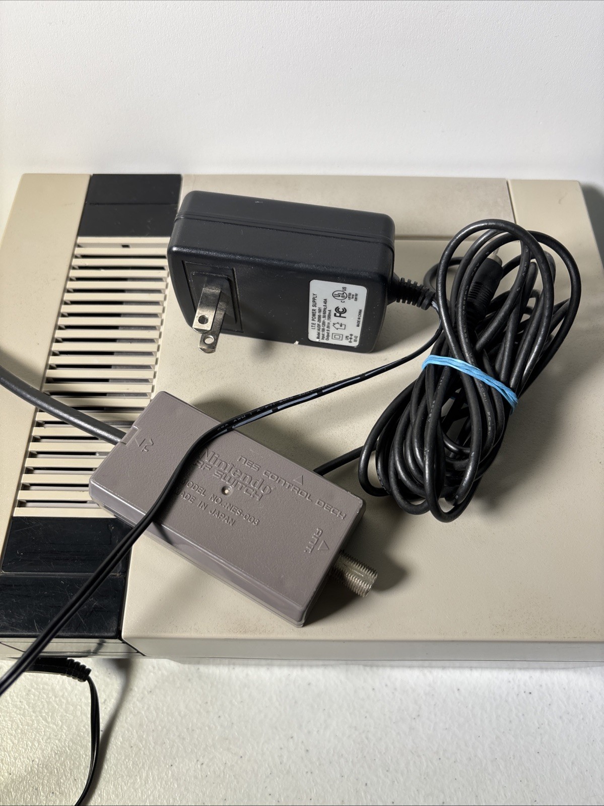 Nintendo Entertainment System NES Home Console With Controllers