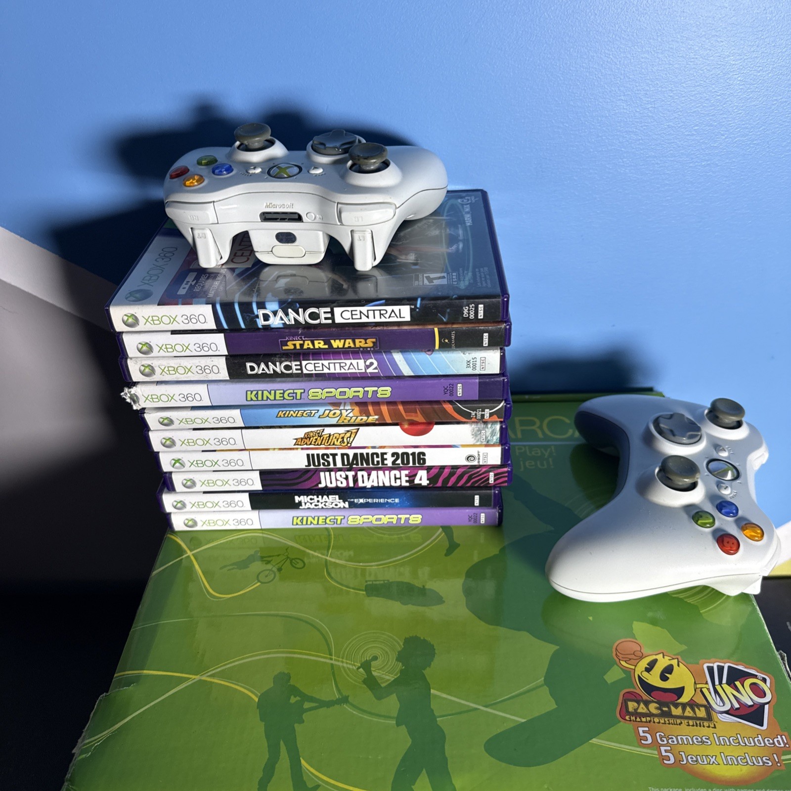 Xbox 360 Arcade White Console W Kinect, 2 Controllers And Games Bundle