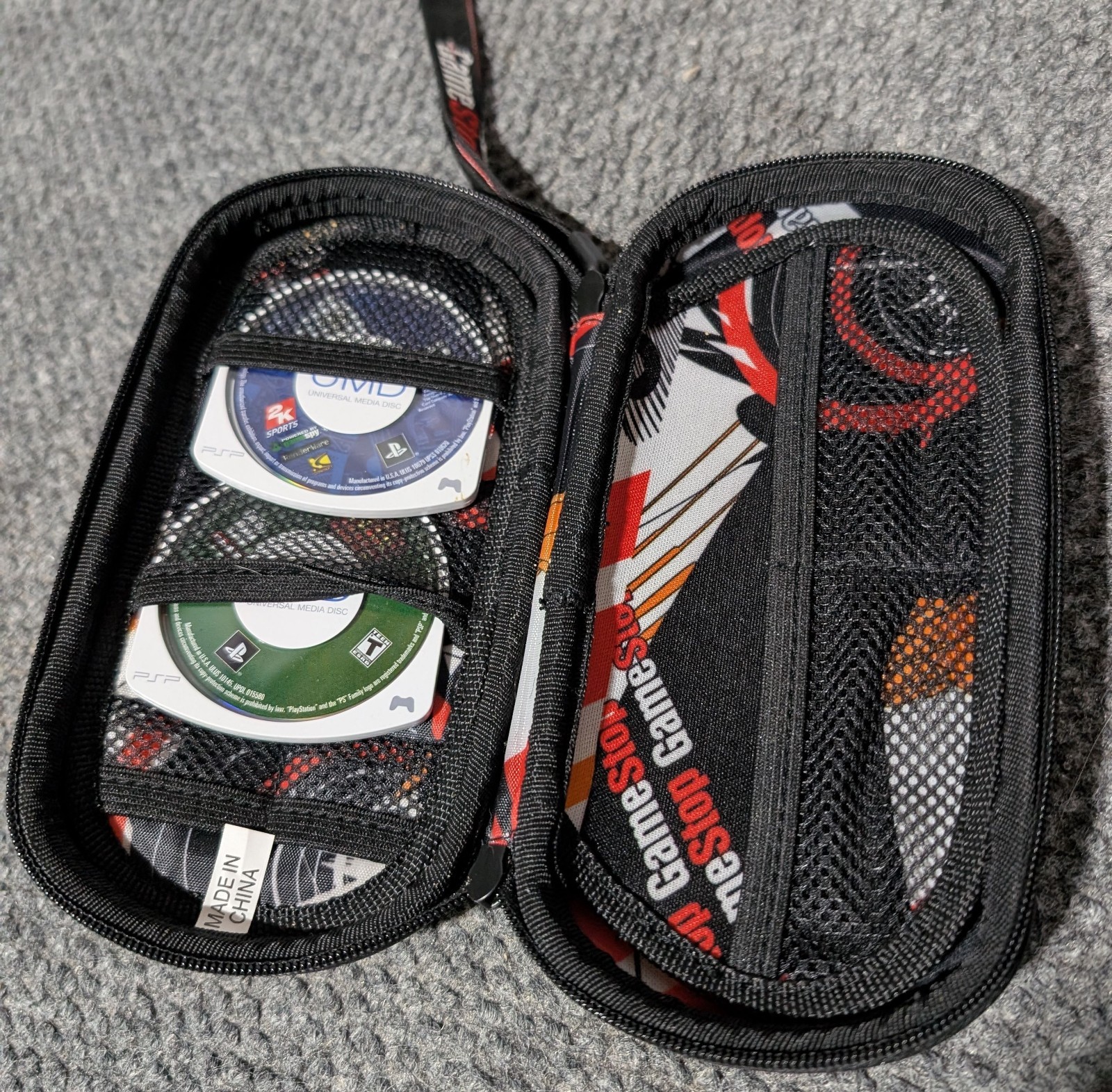 Sony PSP-2001 Silver Daxter Bundle w/ Charger, Battery, Case & UMD Games