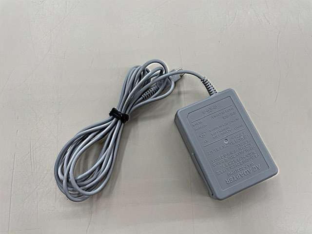Nintendo 3DS 2DS AC Adapter & Manual – No 3D, Foldable No, Used
