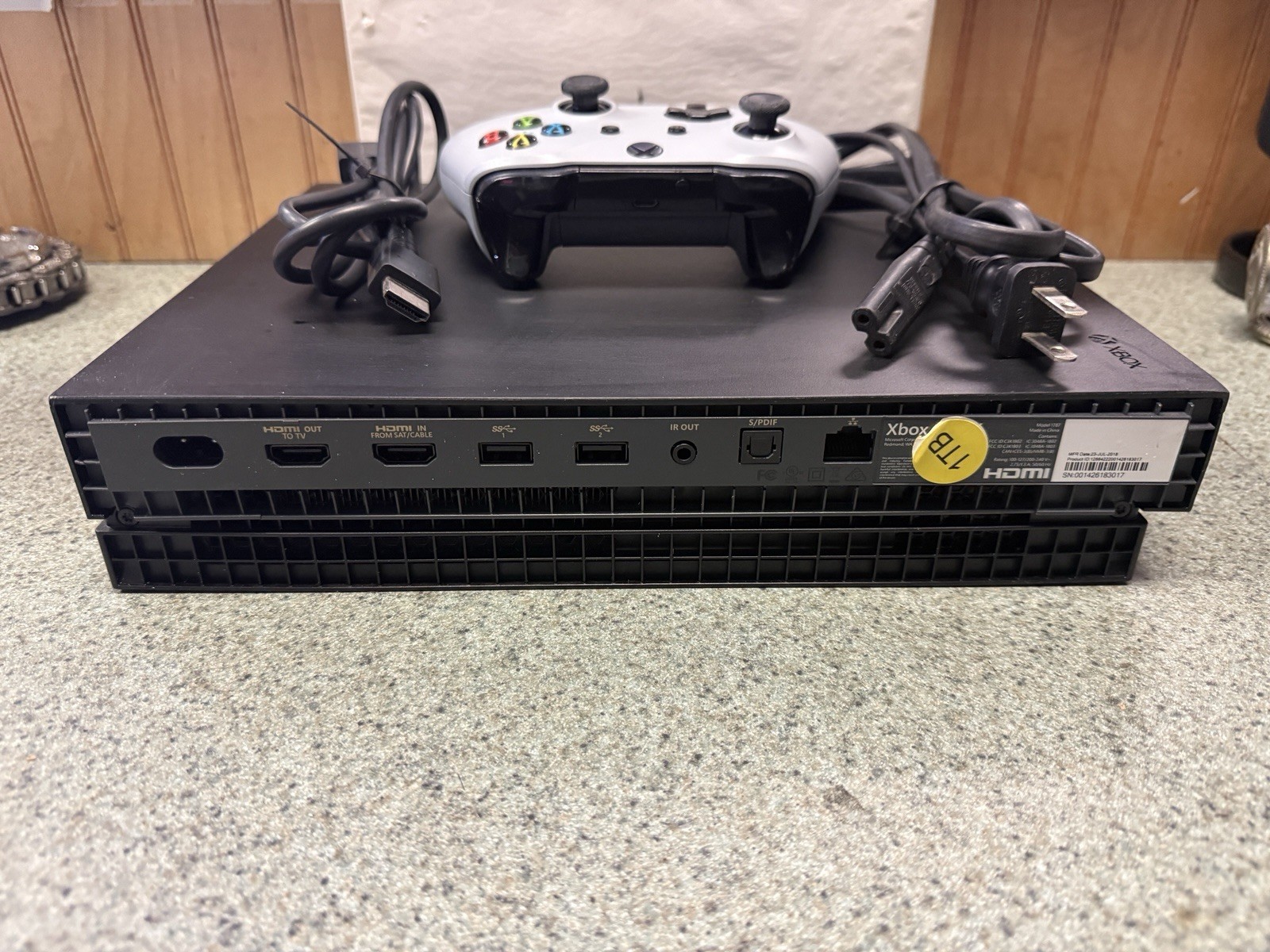 MICROSOFT XBOX ONE X – CONSOLE – 1TB – 1787 COMES COMPLETE. FAST SHIPPING