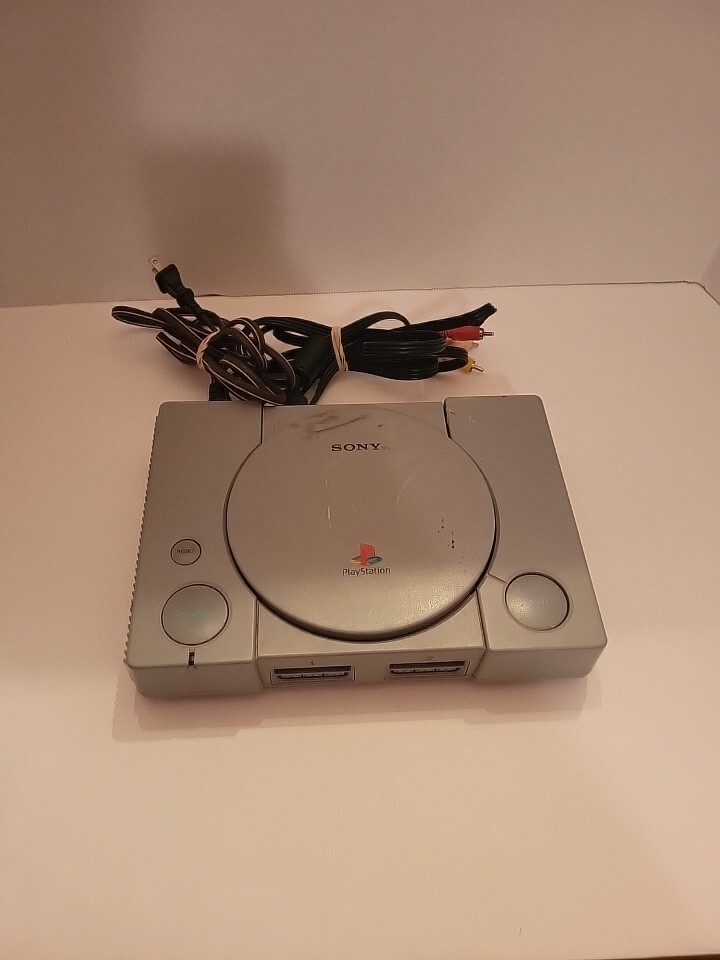Sony Playstation SCPH-101 Console FOR PARTS OR REPAIR ONLY, Includes Power Cord