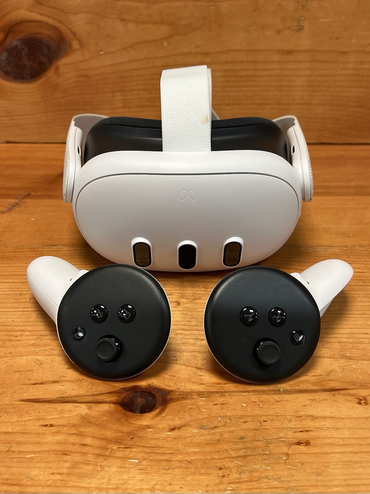 Meta Oculus Quest 3 S3A 512GB White VR Headset 2 Controllers