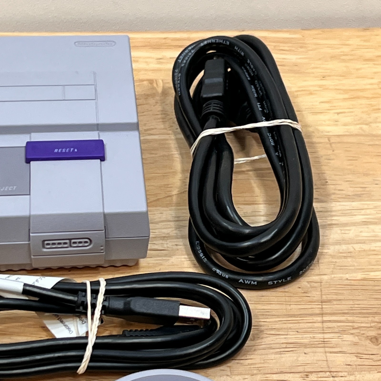 Nintendo SNES Classic Edition Mini Console Bundle CLV-201 2 Controllers HDMI