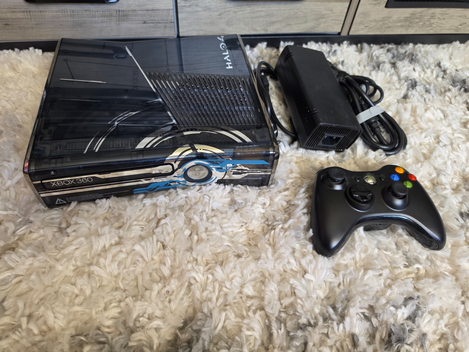 Microsoft Xbox 360 S 320GB Console Gaming System halo 4 edition 1439