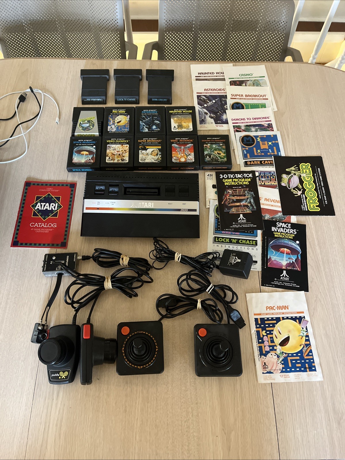 Atari 2600 Bundle – 12 Games (All with Manuals) And Controllers + Paddles Q33