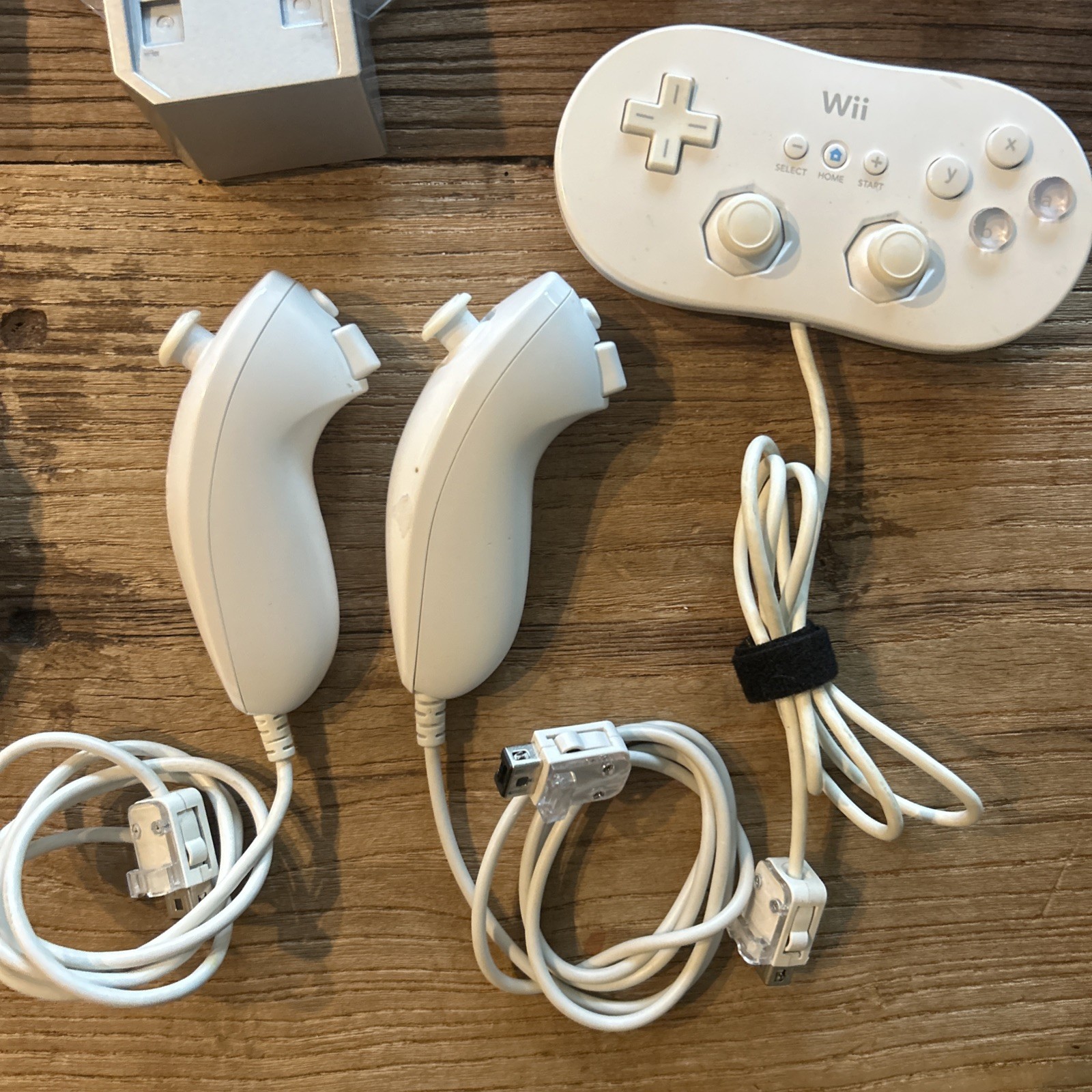 Nintendo Wii Console Bundle Original With 2 Wiimote+Nunchucks, wheel + more