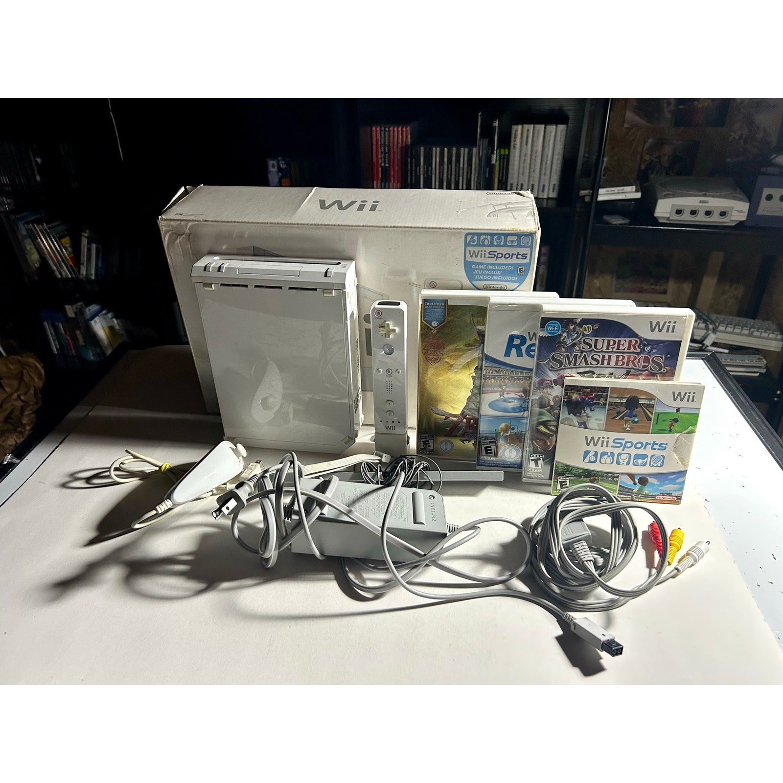 Nintendo Wii Console Complete CIB + 1 Wii remote 1 Nunchuck in box w/ 4 Games🔥