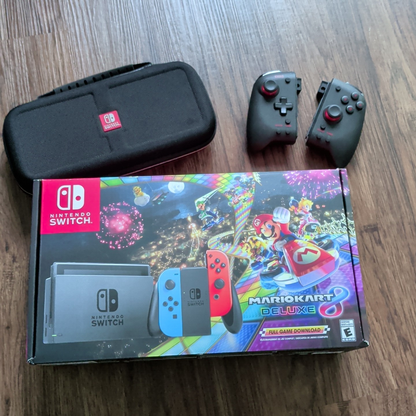 Nintendo Switch System 32GB HAC-001 w/ Deluxe Case & Ergonomic Joy-Cons See Desc