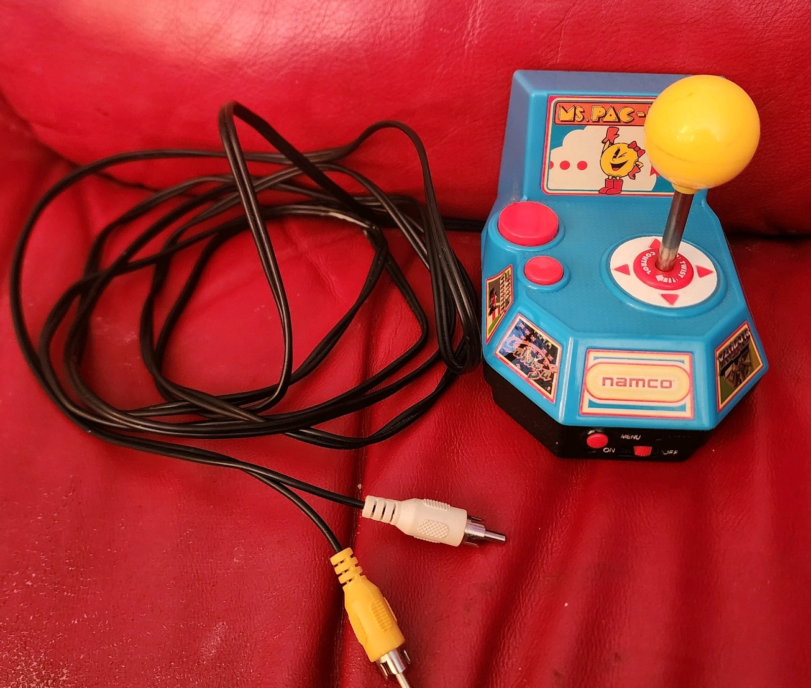 2004 PAC-MAN® Namco JAKKS Pacific Ms. Pac Man 5TV Games Plug N Play Joystick