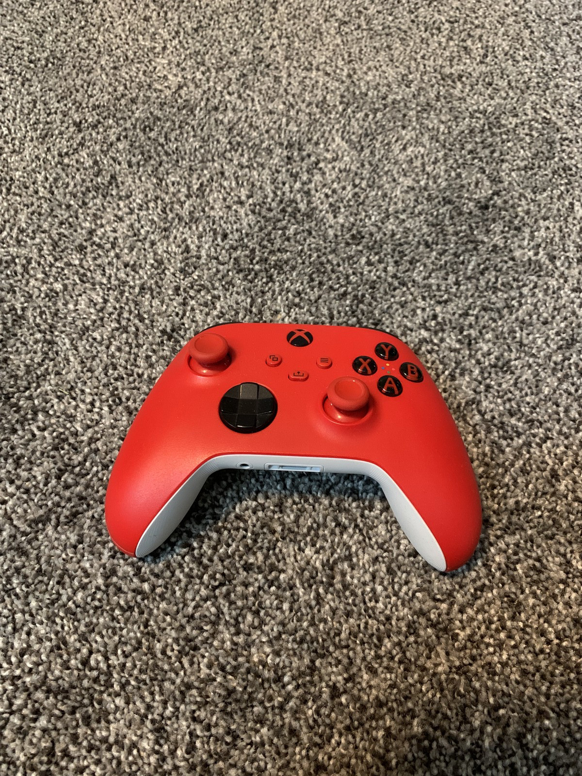 Microsoft Xbox One 500GB Console – Black – Razer Man O War 7.1 – Red Xbox Contro