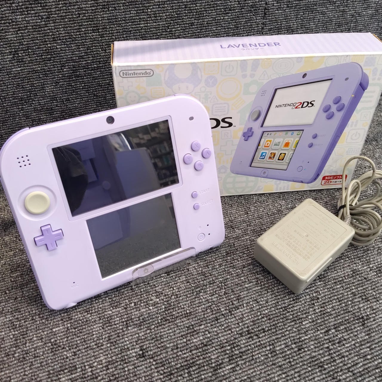 Nintendo 2DS FTR-S-UAAA Original Box AC Adapter Stylus Console A2076