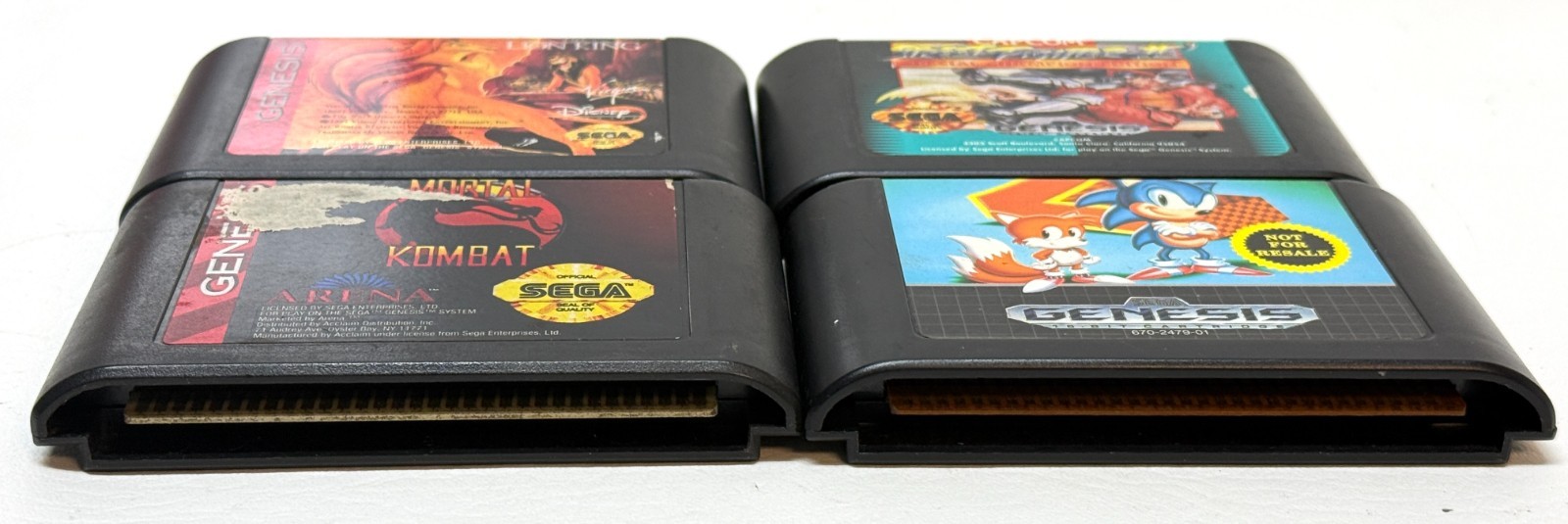 Sega Genesis Model 2 Console MK-1631 Bundle 5 Games Sonic 2 SFII – POWERS ON