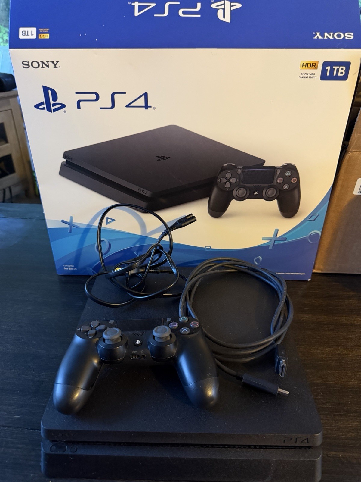 SONY PS4 SLIM 1TB CONSOLE CUH-2215B WITH 1 CONTROLLER, CABLES & BOX (WBP018061)