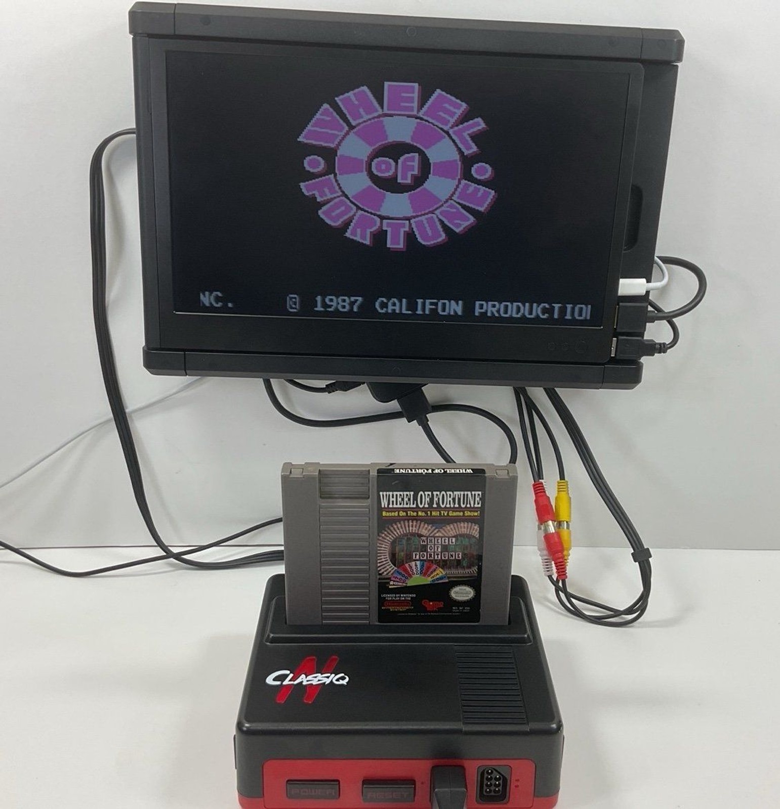 Old Skool Classiq N NES Game Console with Controller & Cables (Tested)