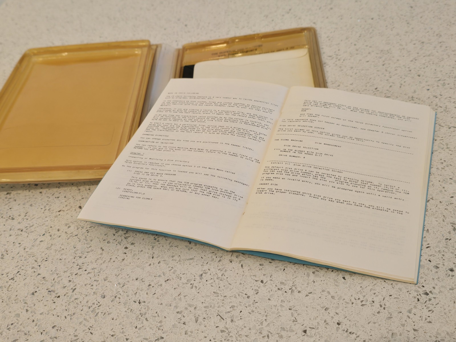 COMMODORE 64 THE CLONE MACHINE 1984 w/ Floppy & Manual 1980s Vintage