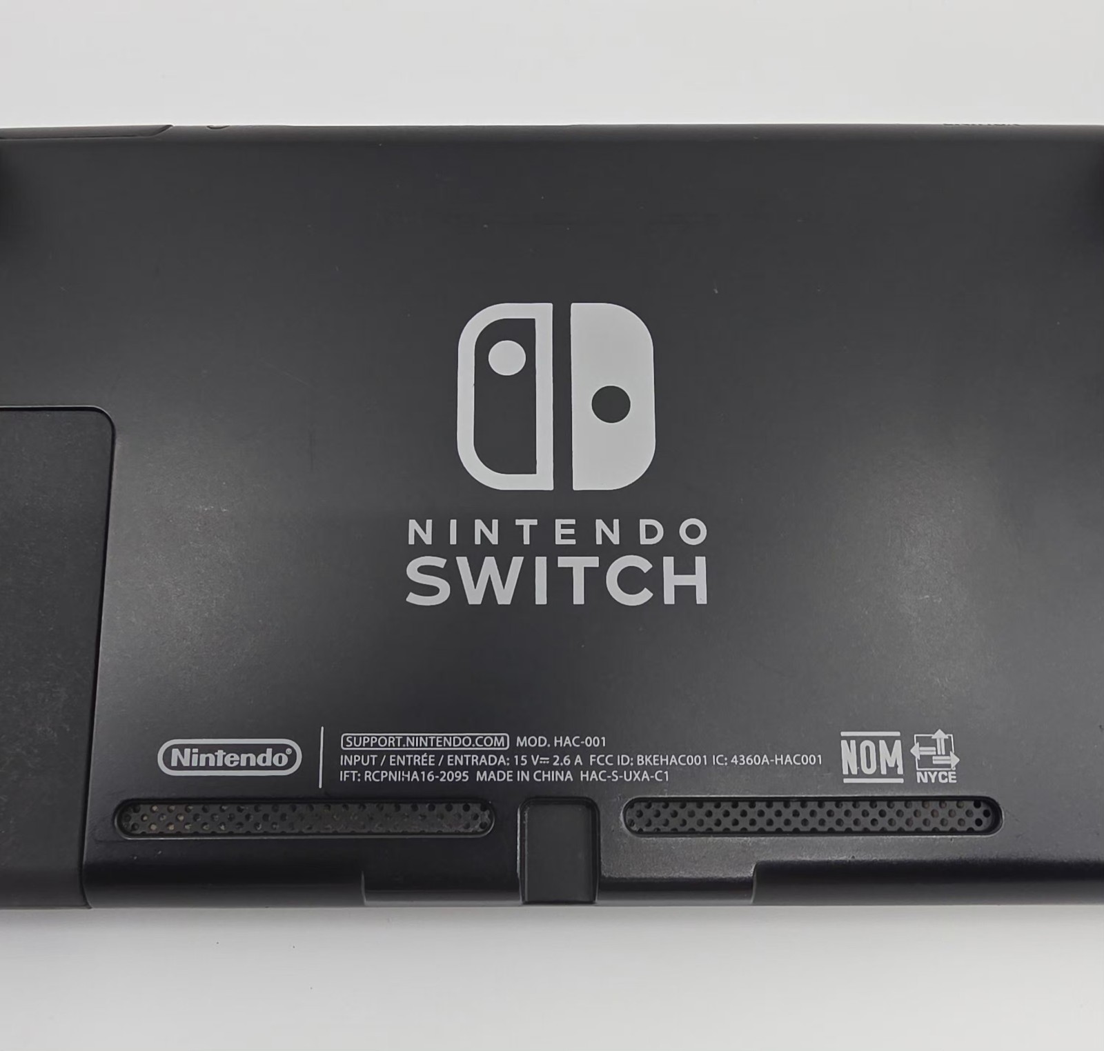 Nintendo Switch HAC-001 32GB Console with Hori Controller – Free Shipping