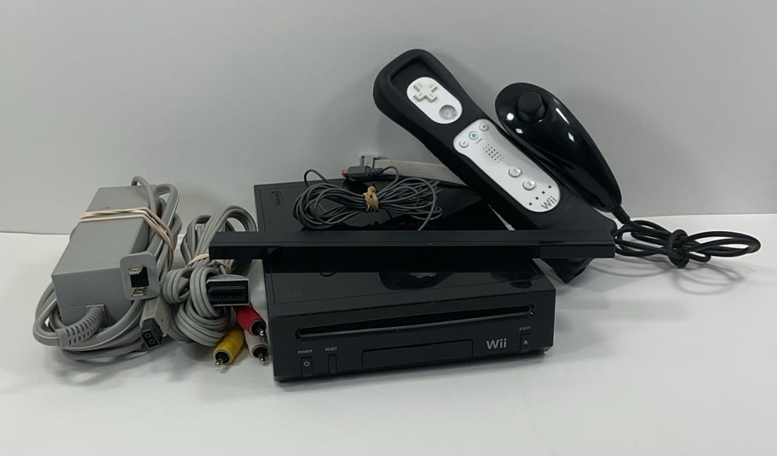 Nintendo Wii Black Console with Wii Remote, Nunchuk & Cables (Tested)