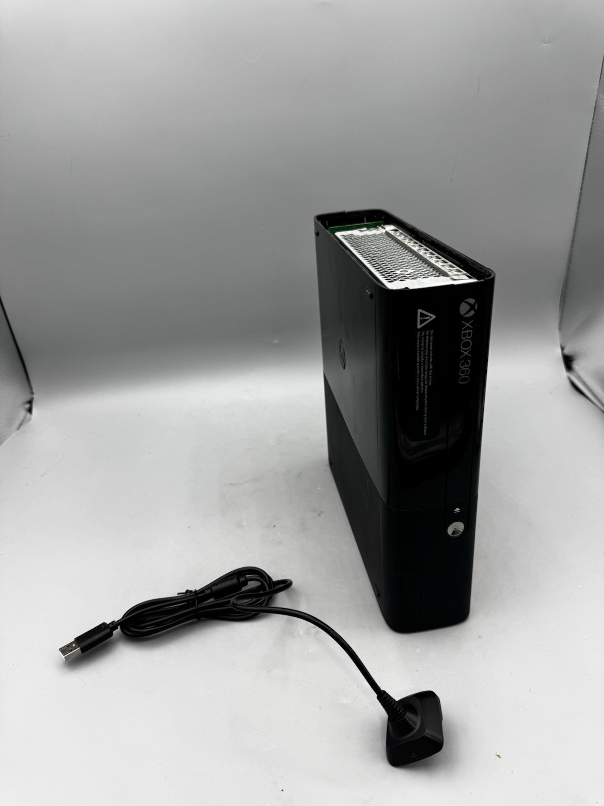 Microsoft Xbox 360 E Console Only (TESTED) READ