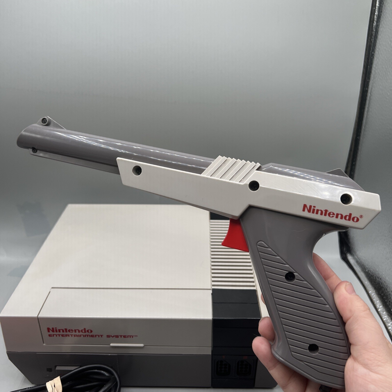 Nintendo NES-001 Console Bundle w/ Cords, Controller, Zapper & Mario/Duck Hunt