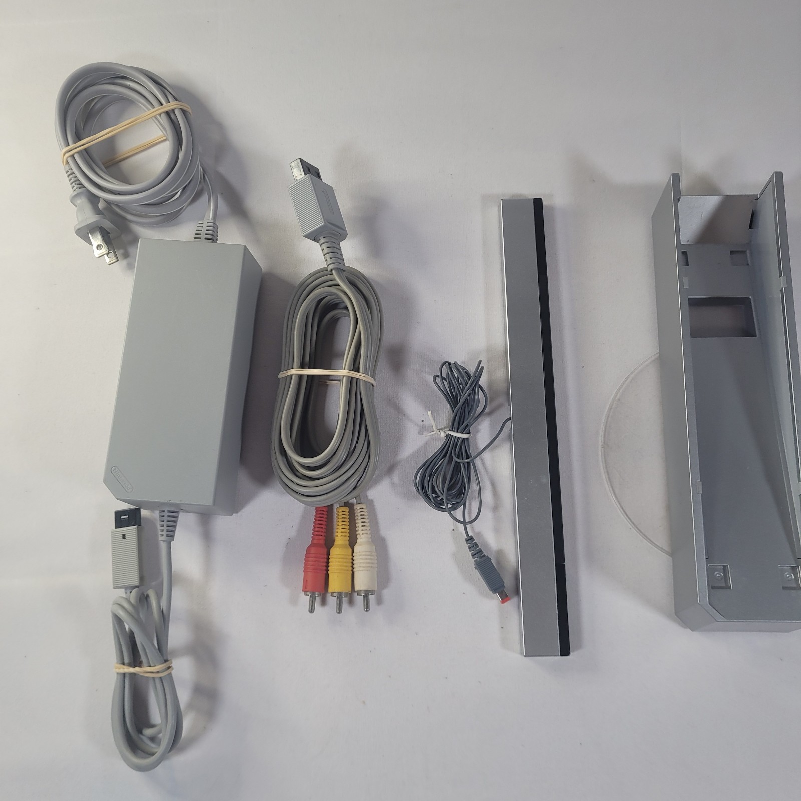 Nintendo Wii Console Bundle Tested 2 Wii Remotes 2 Nunchuks 5 Games GameCube