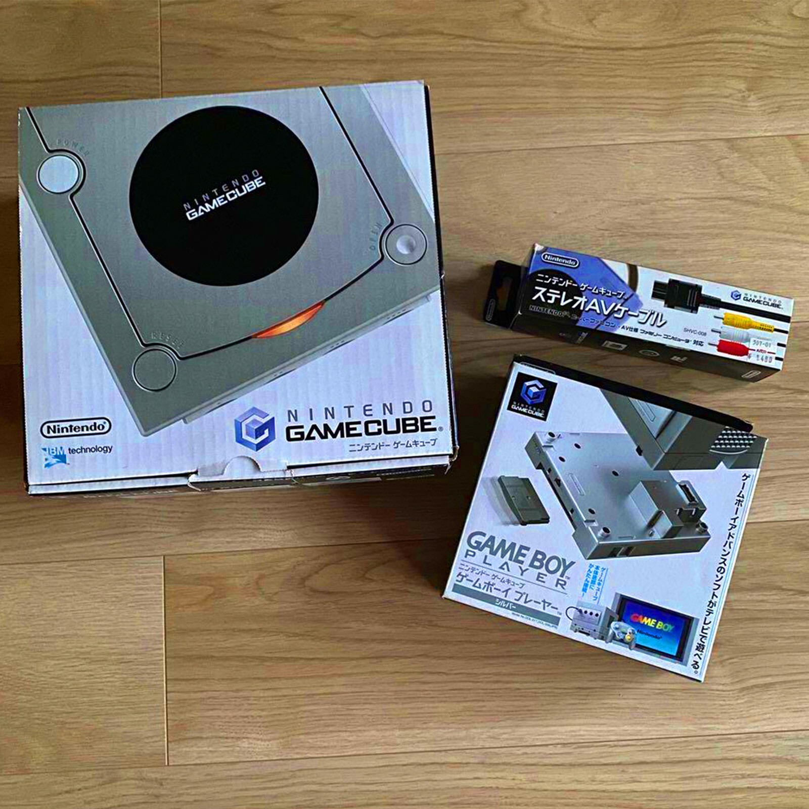 NINTENDO GAMECUBE Console GAME BOY PLAYER Silver Stereo AV Cable Set Very Good