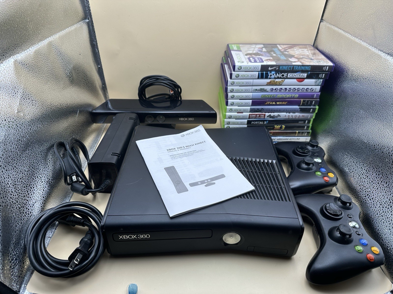 Microsoft Xbox 360 S 4GB Black Console with Kinect Cib Complete Tested W/ Games