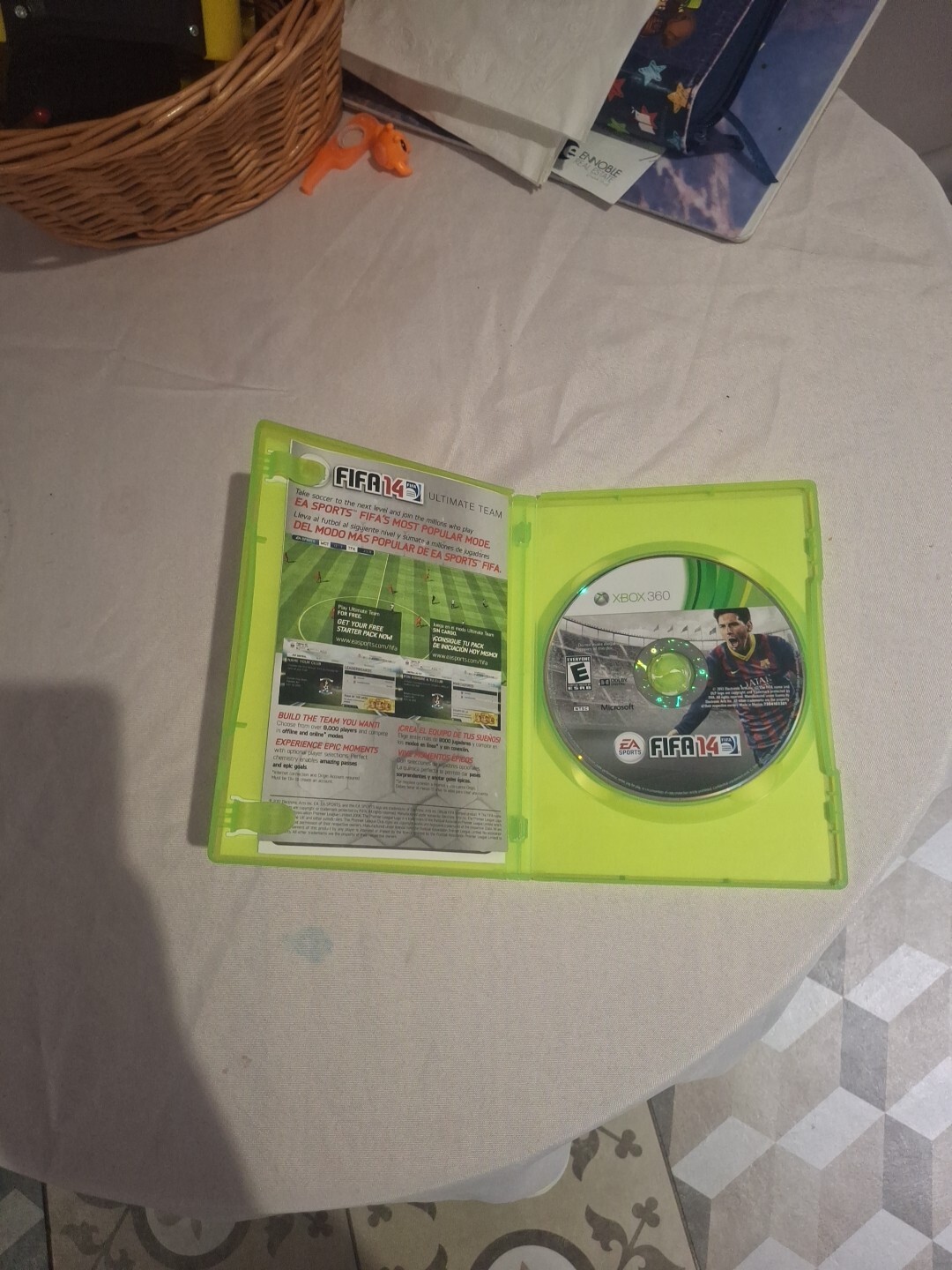 Microsoft XBox 360 Pro 4GB 2K6 Bundle – White