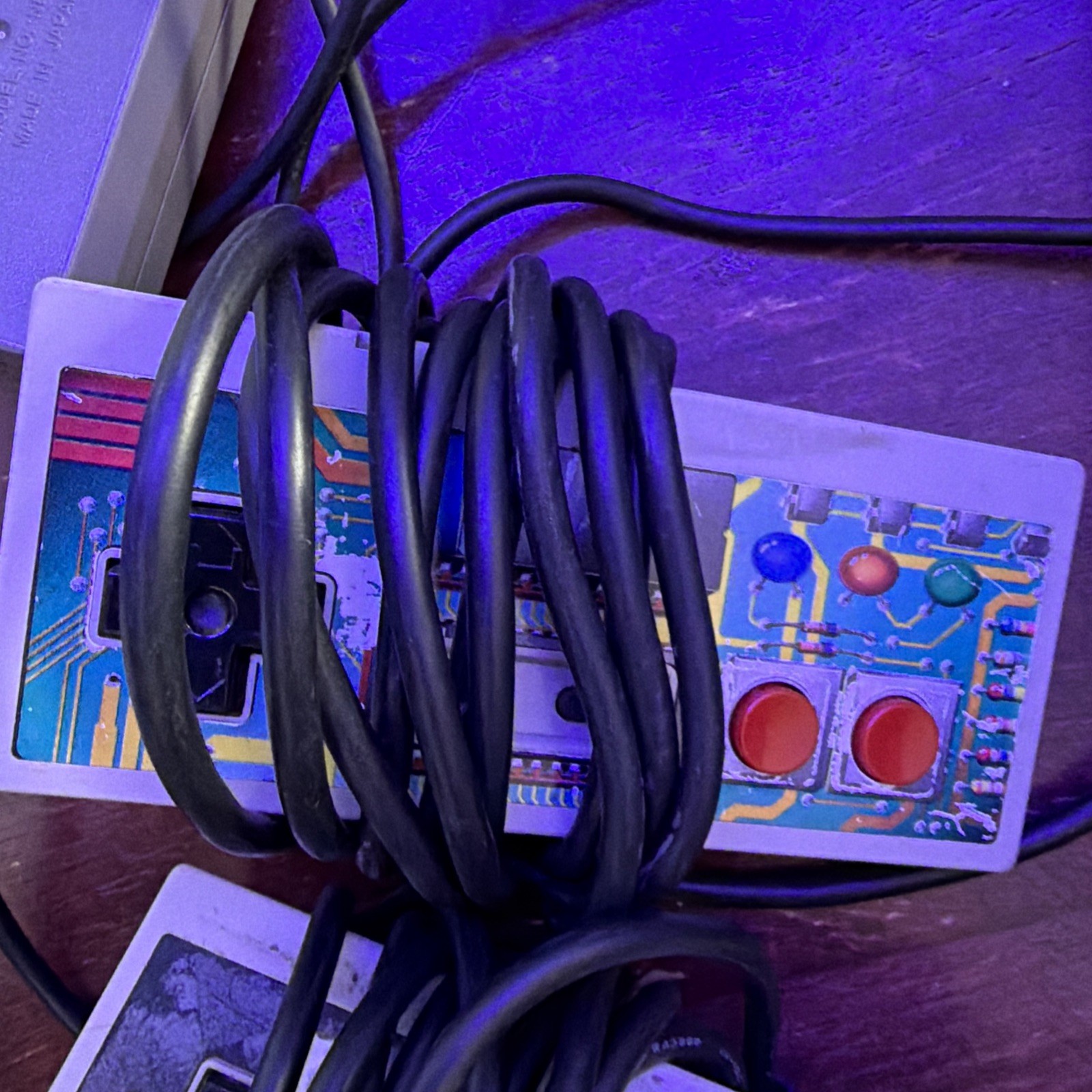 Vintage 1985 Nintendo Entertainment System Model NES-001 with two controllers