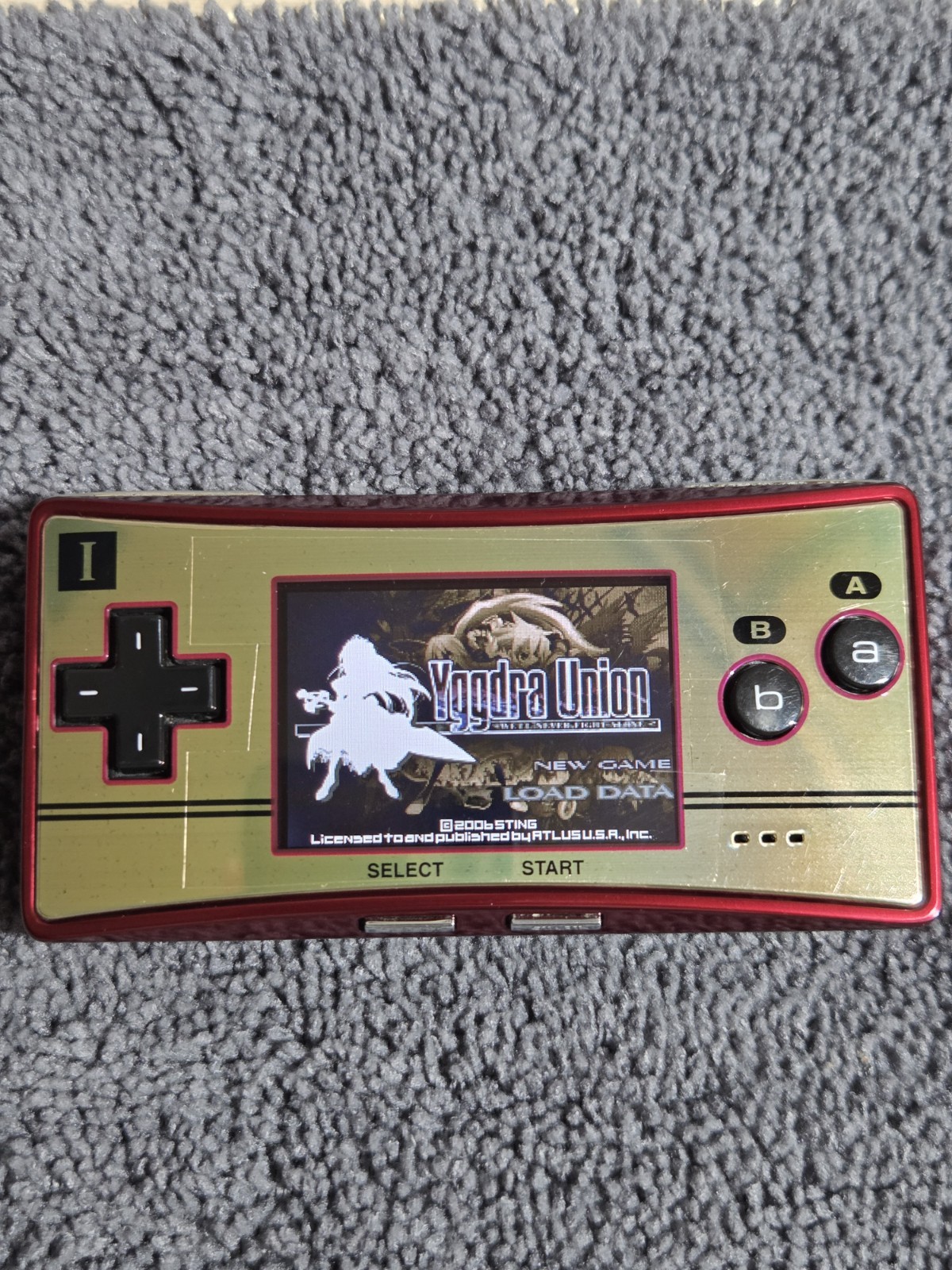 Nintendo Game Boy Micro 20th Anniversary Edition Famicom CIB + Charger & Games