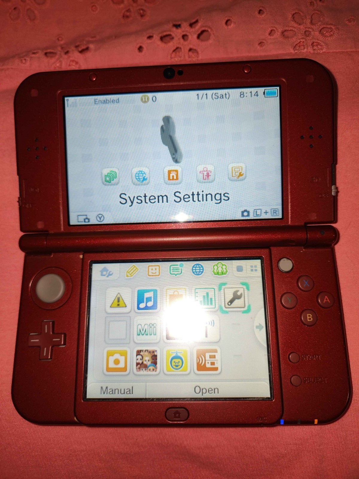 Nintendo New 3DS XL Launch Edition METALLIC RED – TOP IPS screen – USA region