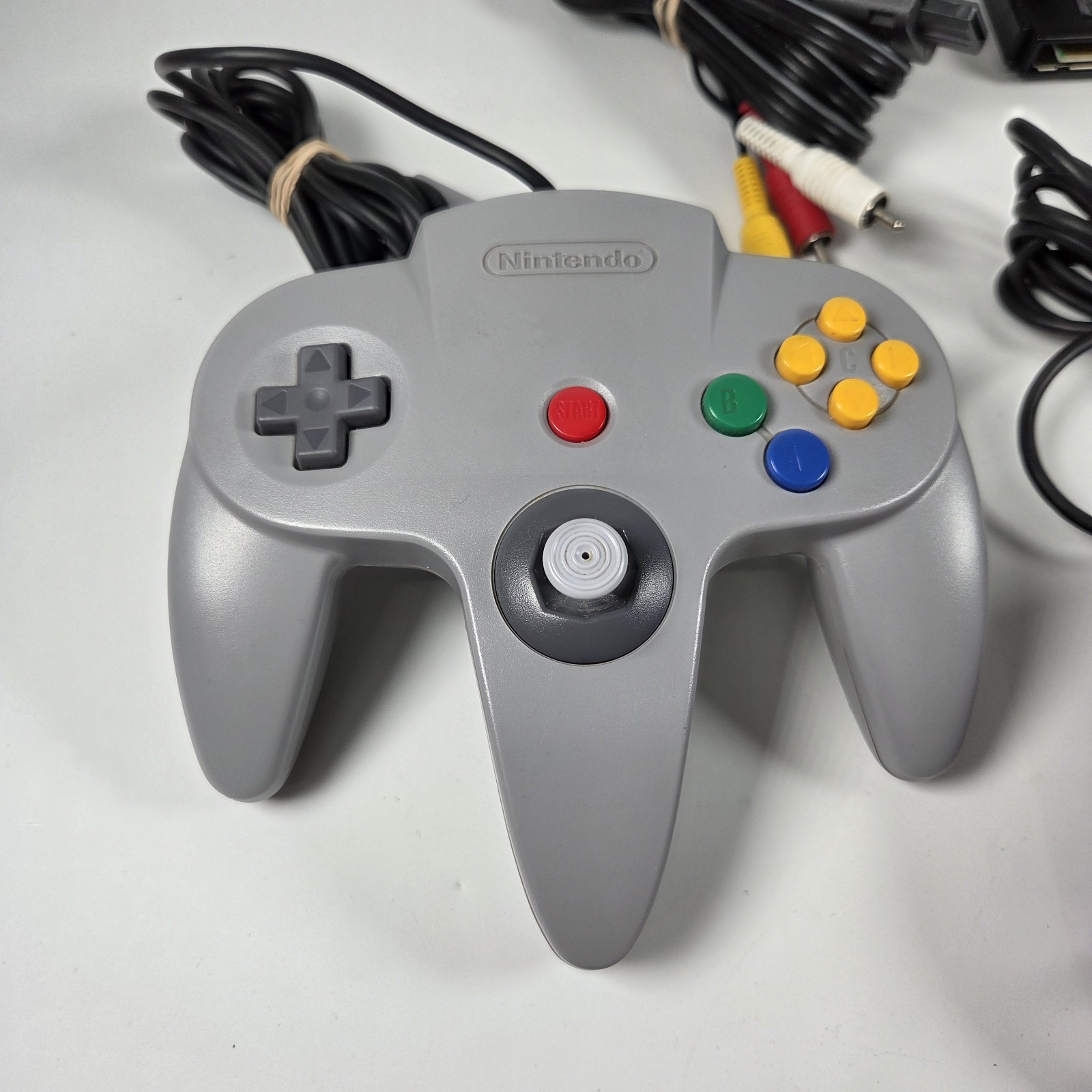 Nintendo 64 Console Bundle w/3 Controllers / Expansion / Memory / Jumper TESTED