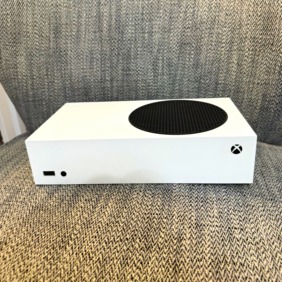 Microsoft Xbox Series S 512GB White Console 4K UHD Wi-Fi HDMI USB-A