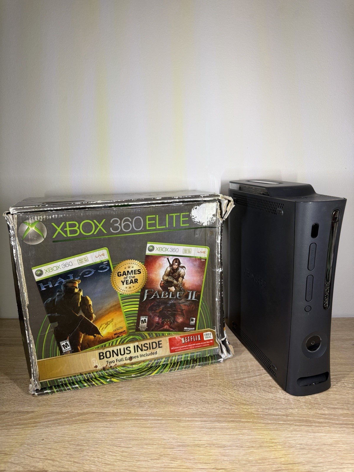 Xbox 360 Elite 120gb With Original Box RROD NOT WORKING