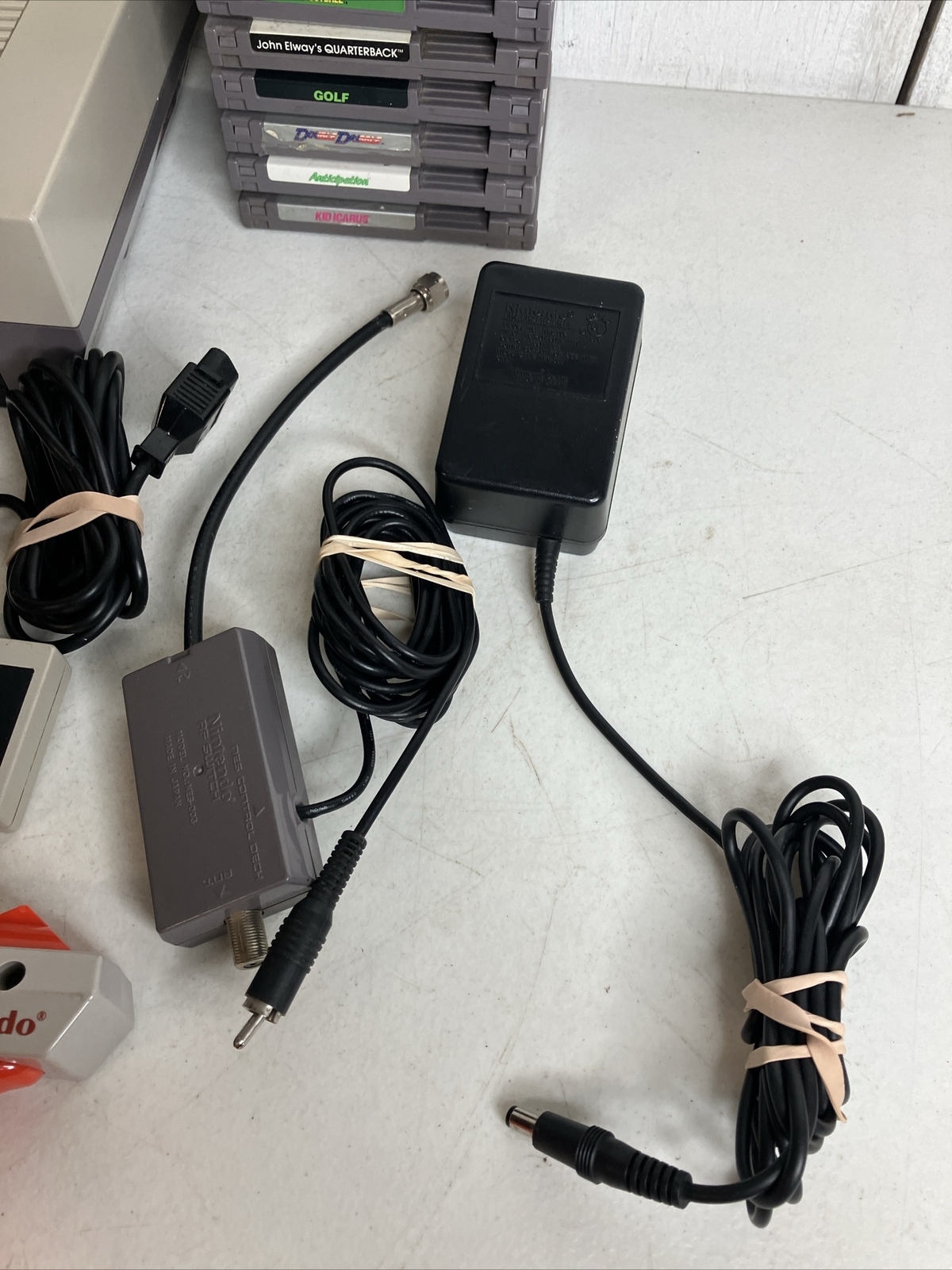 Nintendo NES Console System Bundle 10 Games 2 Controllers NEW PINS Mario Icarus