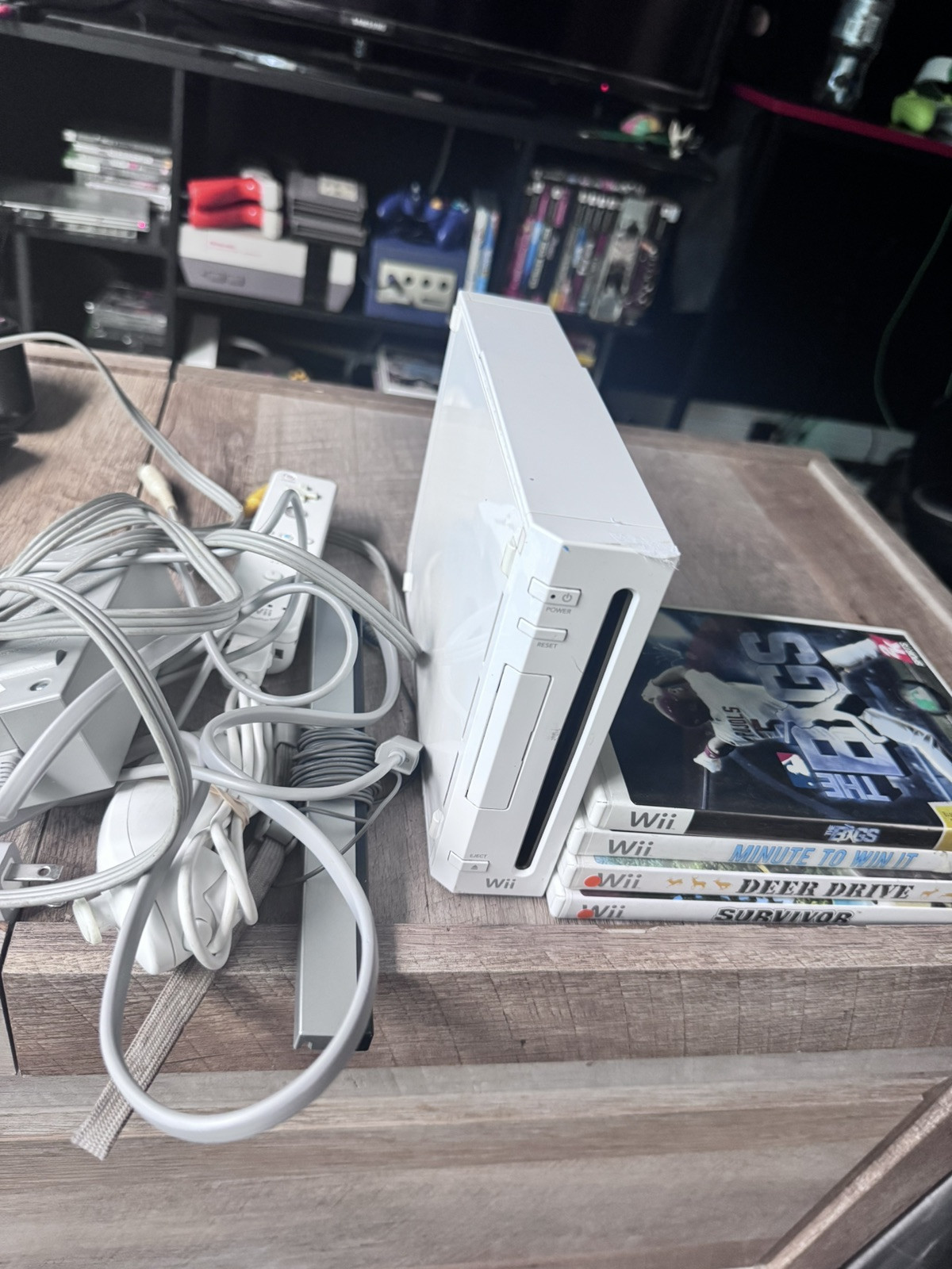 Nintendo Wii Bundle (The Bigs, Minute To Win It, Deer Drive, Survivor)