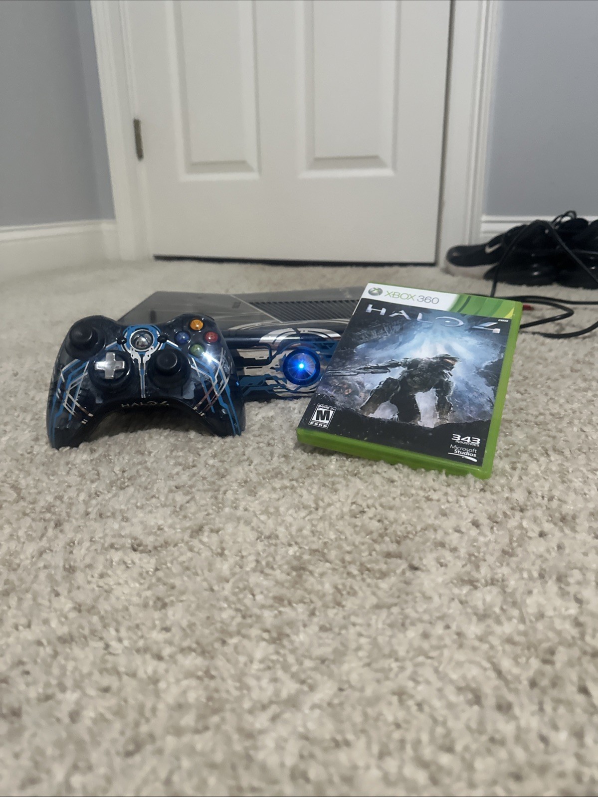 Microsoft Xbox 360 S Halo 4 Limited Edition 320GB Blue Console