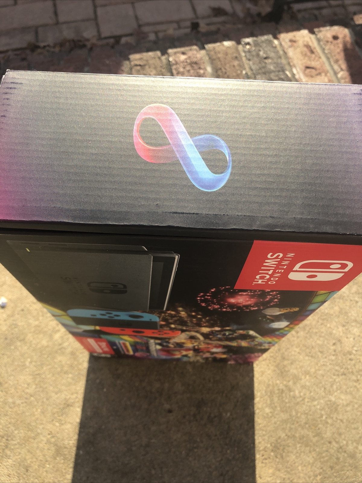 Nintendo Switch Mario Kart 8 Deluxe Bundle Red/Blue 32gb + 3 Months New
