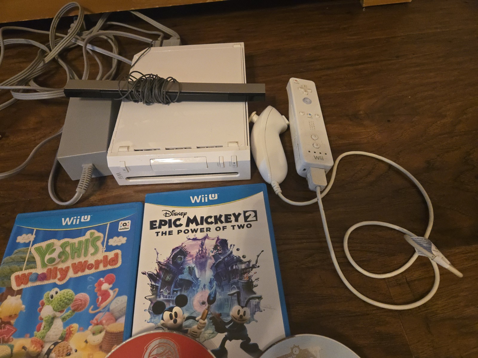 Nintendo Wii Console Nunchuck Controller All Cords 5 Video Games Yoshi Mickey